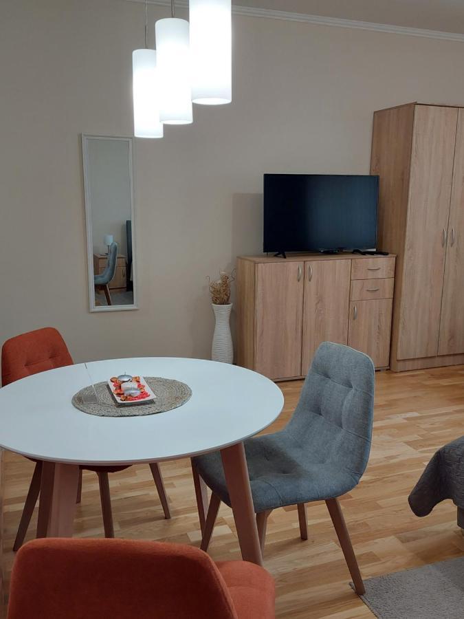 Studio Apartman MILURO Subotica Exterior foto